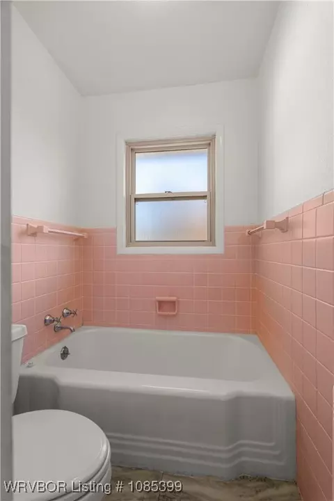 Bath - 2115 Packard Pl, Fort Smith, AR 72901 photo 3 of 3