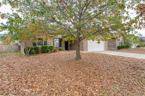 Exterior - 6207 Red Cedar Cir, Fort Smith, AR 72916 photo 2 of 6