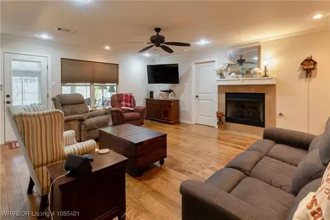 Living - 6207 Red Cedar Cir, Fort Smith, AR 72916 photo 3 of 3
