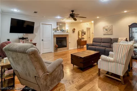 Living - 6207 Red Cedar Cir, Fort Smith, AR 72916 photo 2 of 3