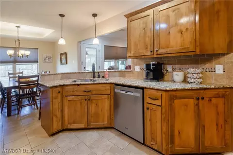 Kitchen - 6207 Red Cedar Cir, Fort Smith, AR 72916 photo 2 of 4