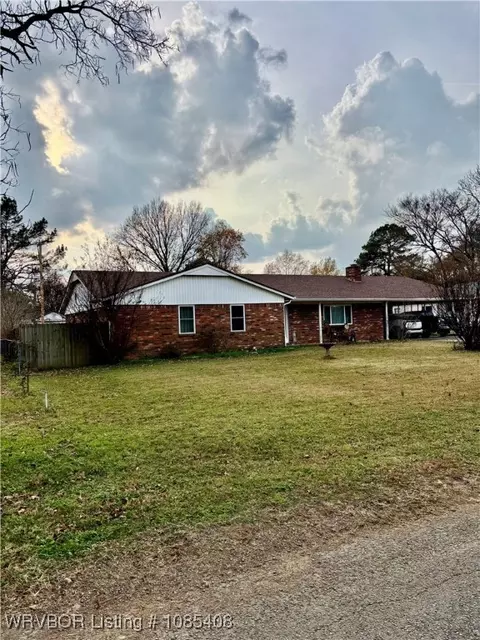 203 Main St, Wister, OK 74966