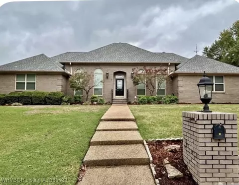 Exterior - 10413 Seven Oaks Rd, Fort Smith, AR 72908 photo 2 of 5