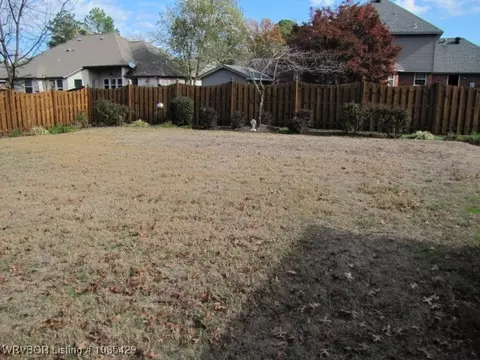 Exterior - 10413 Seven Oaks Rd, Fort Smith, AR 72908 photo 4 of 5