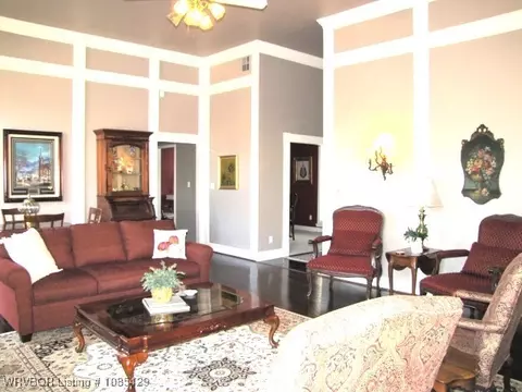 Living - 10413 Seven Oaks Rd, Fort Smith, AR 72908 photo 2 of 3