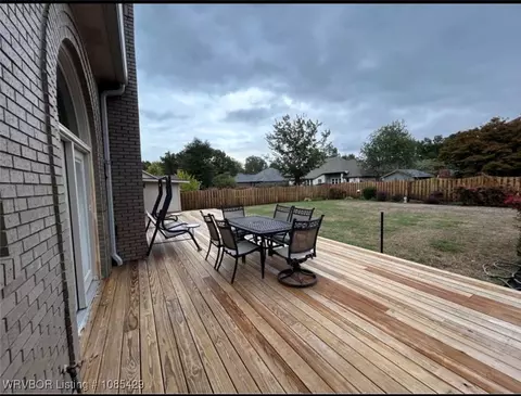 Exterior - 10413 Seven Oaks Rd, Fort Smith, AR 72908 photo 3 of 5