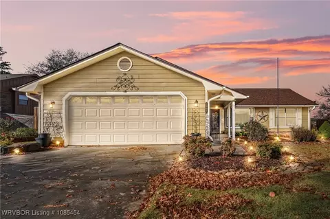 1507 9th St, Van Buren, AR 72956