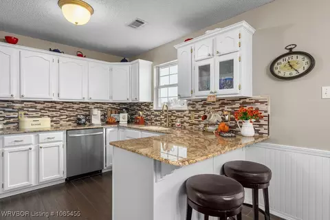 Kitchen - 1106 Ruby Dr, Van Buren, AR 72956 photo 1 of 4