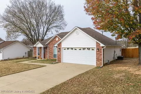 Exterior - 1106 Ruby Dr, Van Buren, AR 72956 photo 2 of 5