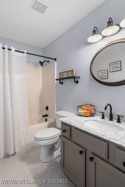 Bath - 1106 Ruby Dr, Van Buren, AR 72956 photo 2 of 2