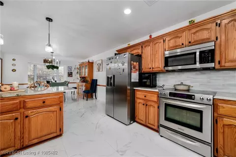 Kitchen - 2325 N River Rd, Lavaca, AR 72941 photo 4 of 4