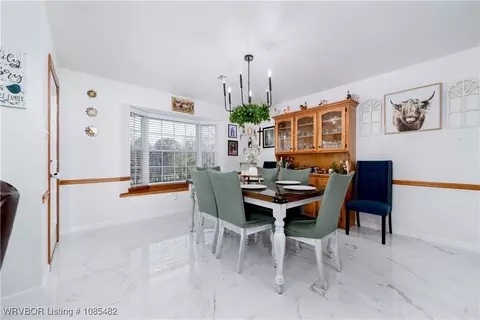 Dining - 2325 N River Rd, Lavaca, AR 72941 photo 1 of 1