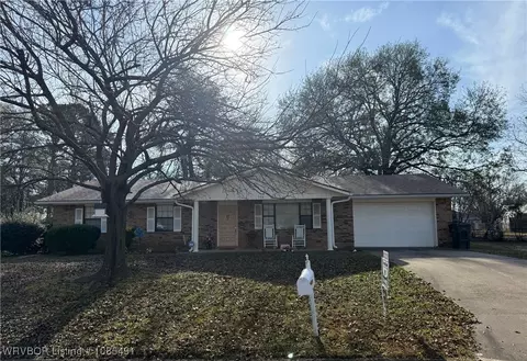 306 E Harriet Pl, Sallisaw, OK 74955