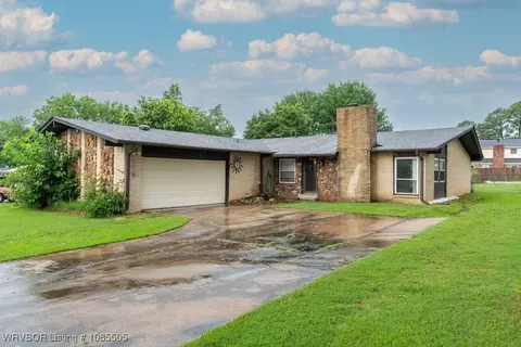 1903 N 46th Ter, Fort Smith, AR 72904