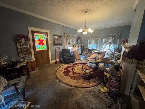 Living - 818 26th St, Fort Smith, AR 72901 photo 1 of 2