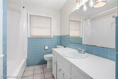 Bath - 2202 N River Rd, Lavaca, AR 72941 photo 2 of 2