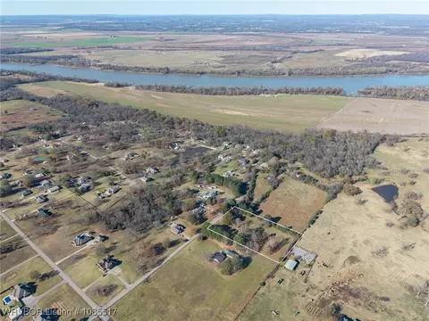 View/Area - 2202 N River Rd, Lavaca, AR 72941 photo 4 of 4