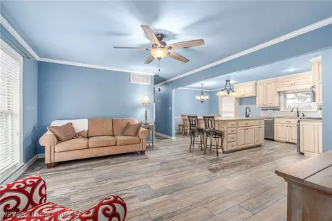 Living - 2202 N River Rd, Lavaca, AR 72941 photo 3 of 4