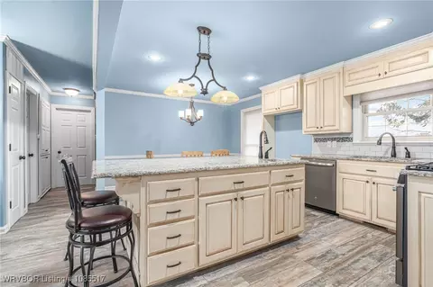 Kitchen - 2202 N River Rd, Lavaca, AR 72941 photo 1 of 8