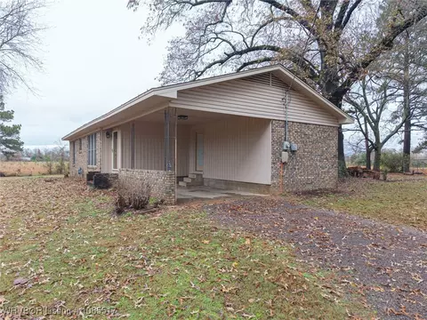 Exterior - 2202 N River Rd, Lavaca, AR 72941 photo 6 of 9