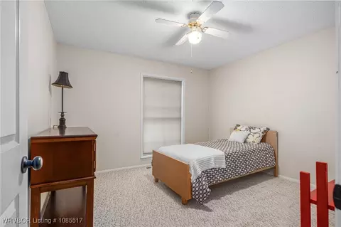 Bedroom - 2202 N River Rd, Lavaca, AR 72941 photo 2 of 3
