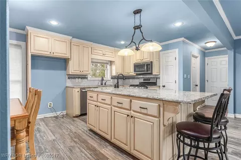 Kitchen - 2202 N River Rd, Lavaca, AR 72941 photo 7 of 8