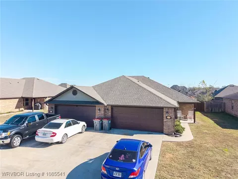 Exterior - 1102 Springhill Rd, Barling, AR 72923 photo 2 of 4