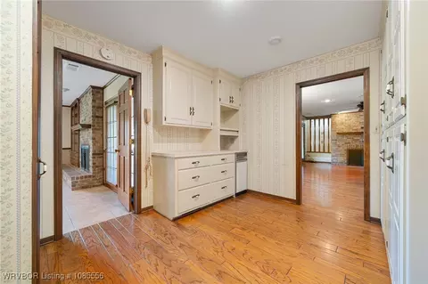 Entry Way - 1303 S Hwy 96, Lavaca, AR 72941 photo 6 of 8