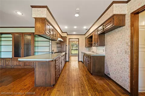 Kitchen - 1303 S Hwy 96, Lavaca, AR 72941 photo 2 of 3
