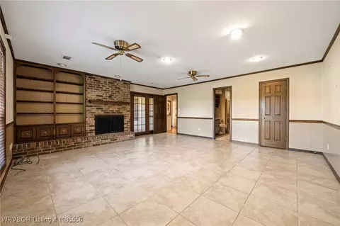 Living - 1303 S Hwy 96, Lavaca, AR 72941 photo 8 of 13