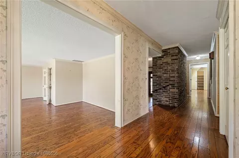 Entry Way - 1303 S Hwy 96, Lavaca, AR 72941 photo 3 of 8