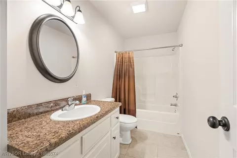 Bath - 601 N Oak St, Hackett, AR 72937 photo 2 of 2