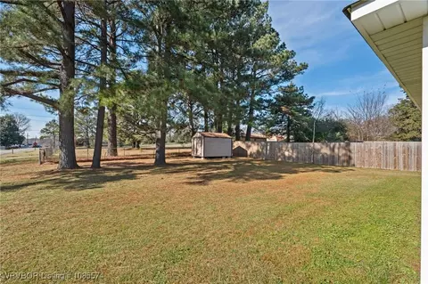 Exterior - 601 N Oak St, Hackett, AR 72937 photo 5 of 5