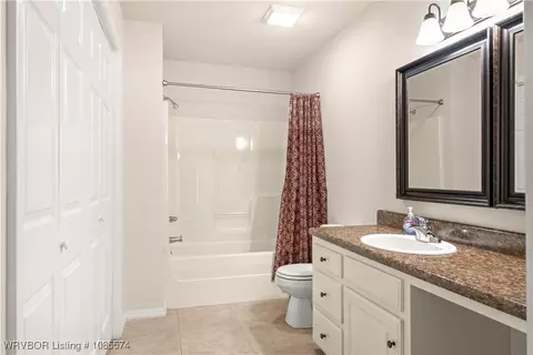 Bath - 601 N Oak St, Hackett, AR 72937 photo 1 of 2
