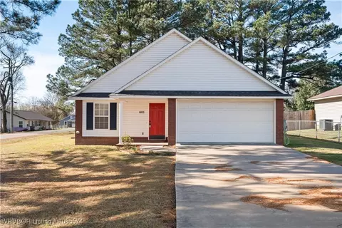 Exterior - 601 N Oak St, Hackett, AR 72937 photo 2 of 5