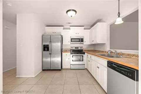 Kitchen - 601 N Oak St, Hackett, AR 72937 photo 1 of 3
