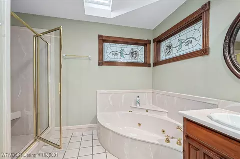 Bath - 2916 S Cliff Dr, Fort Smith, AR 72901 photo 5 of 9