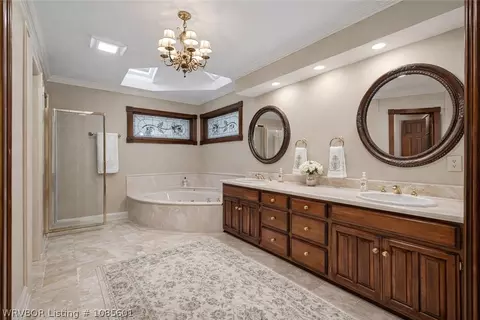 Bath - 2916 S Cliff Dr, Fort Smith, AR 72901 photo 4 of 9