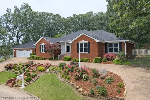 Exterior - 2916 S Cliff Dr, Fort Smith, AR 72901 photo 2 of 8