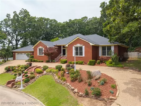 2916 S Cliff Dr, Fort Smith, AR 72901