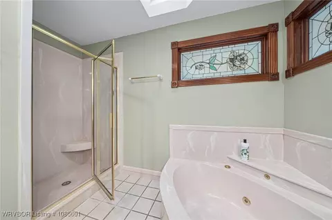 Bath - 2916 S Cliff Dr, Fort Smith, AR 72901 photo 6 of 9