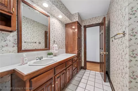 Bath - 2916 S Cliff Dr, Fort Smith, AR 72901 photo 9 of 9