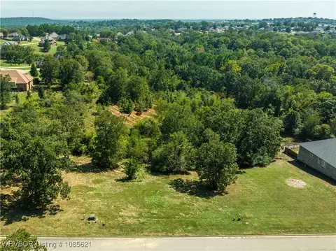 2304 Maggie Ln, Van Buren, AR 72956