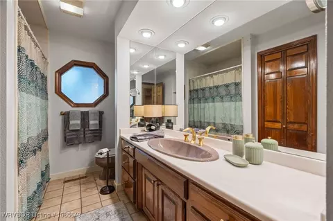 Bath - 901 S 68th Ln, Fort Smith, AR 72903 photo 2 of 5