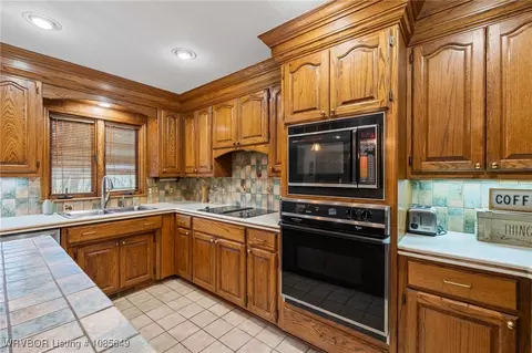 Kitchen - 901 S 68th Ln, Fort Smith, AR 72903 photo 1 of 4
