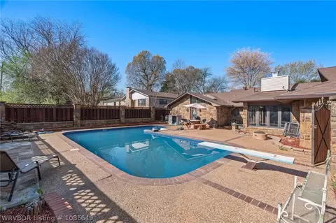 Exterior - 901 S 68th Ln, Fort Smith, AR 72903 photo 4 of 14