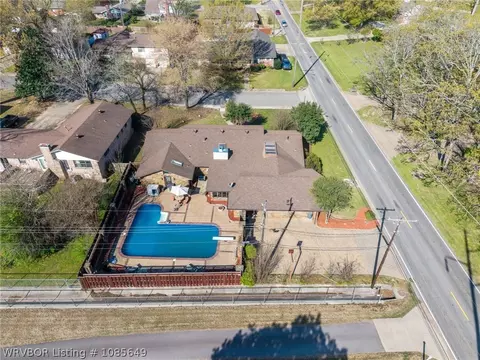 View/Area - 901 S 68th Ln, Fort Smith, AR 72903 photo 2 of 6