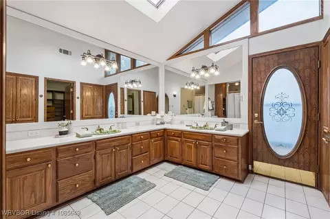 Bath - 901 S 68th Ln, Fort Smith, AR 72903 photo 1 of 5