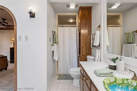 Bath - 901 S 68th Ln, Fort Smith, AR 72903 photo 4 of 5