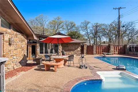 Exterior - 901 S 68th Ln, Fort Smith, AR 72903 photo 7 of 14